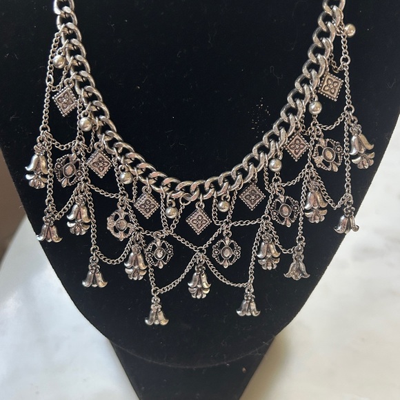 Vintage stunning Silver bib Chandelier Necklace - Picture 1 of 4